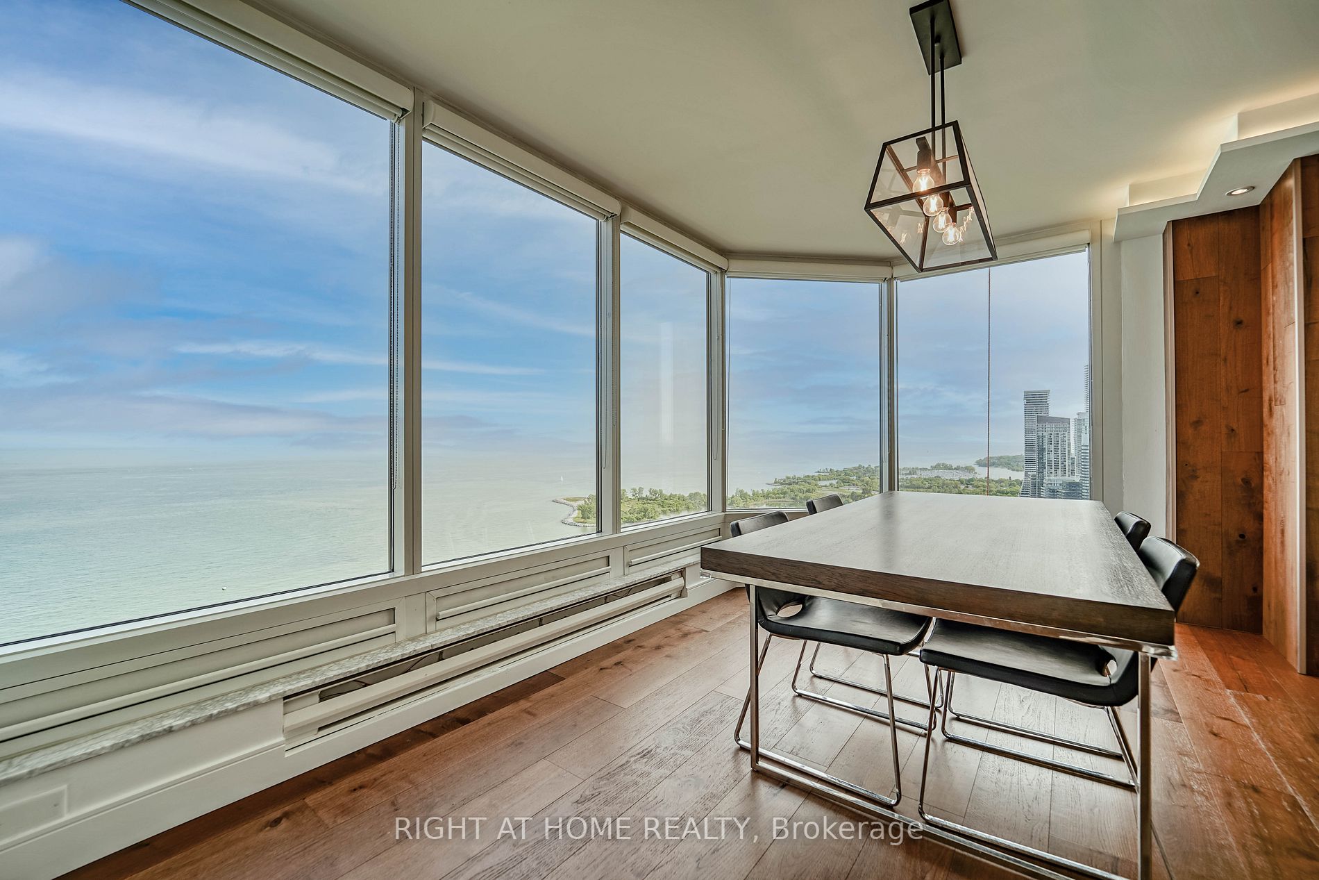 1 Palace Pier Crt, #3906