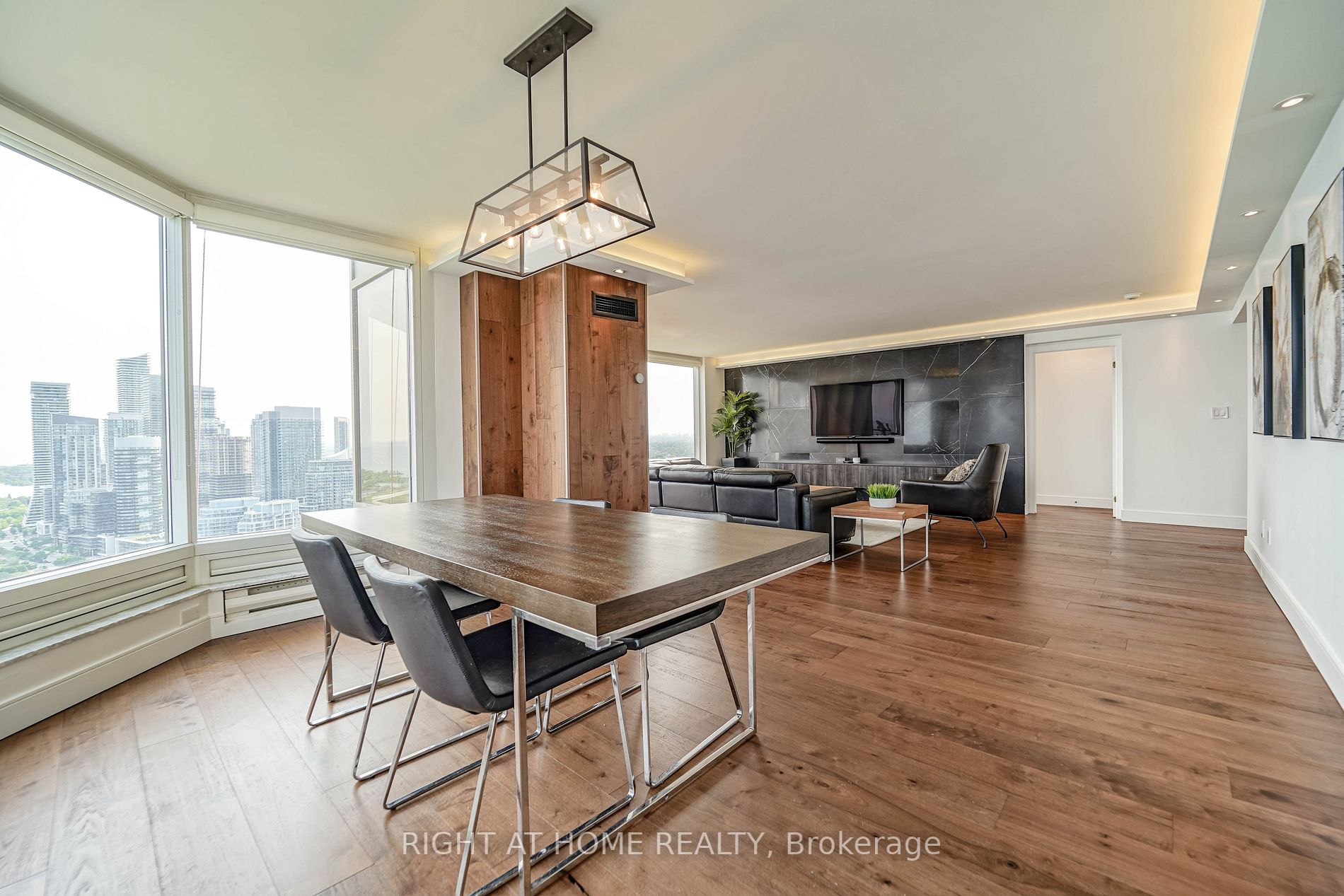 1 Palace Pier Crt, #3906