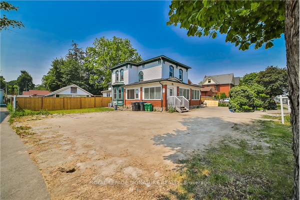 273 Main St N, Brampton
