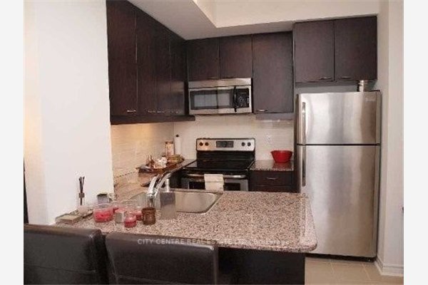 385 Prince Of Wales Dr