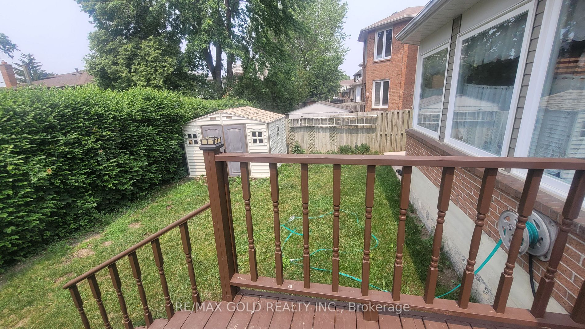 44 Howell St N