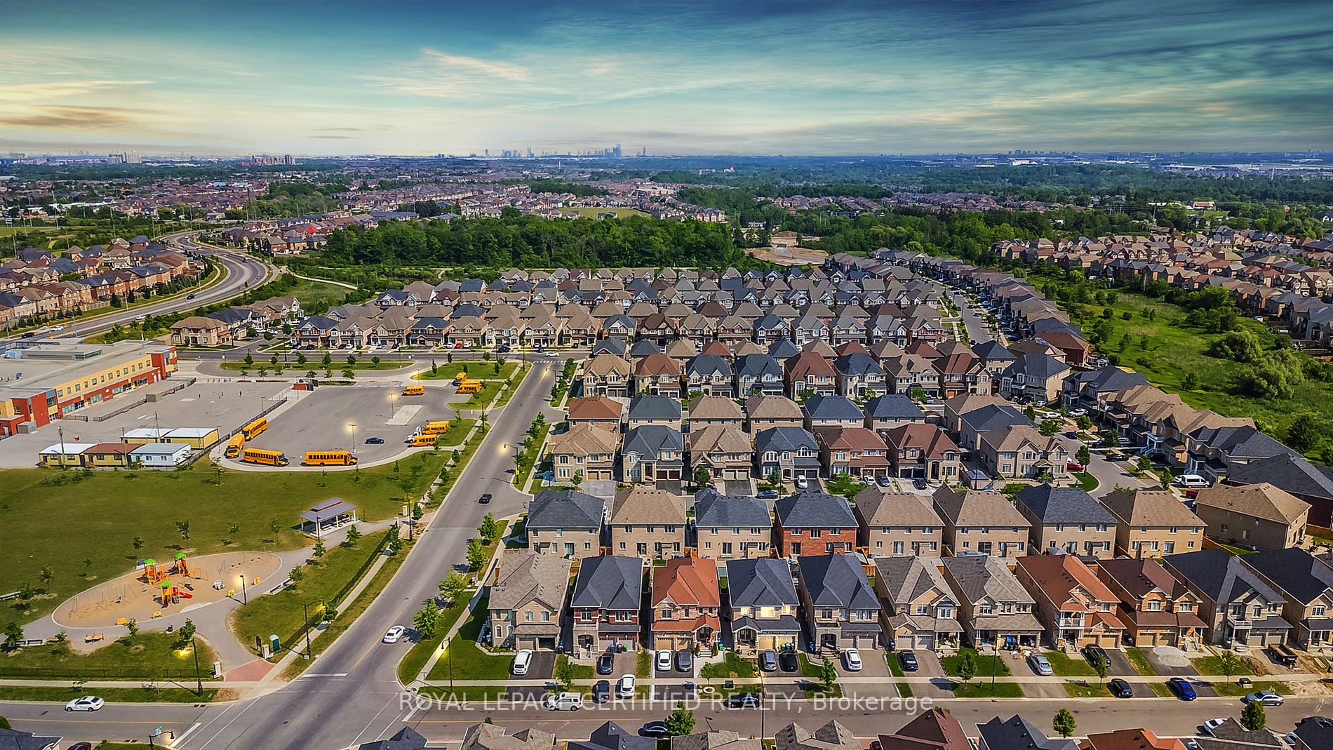 25 Ladbrook Cres