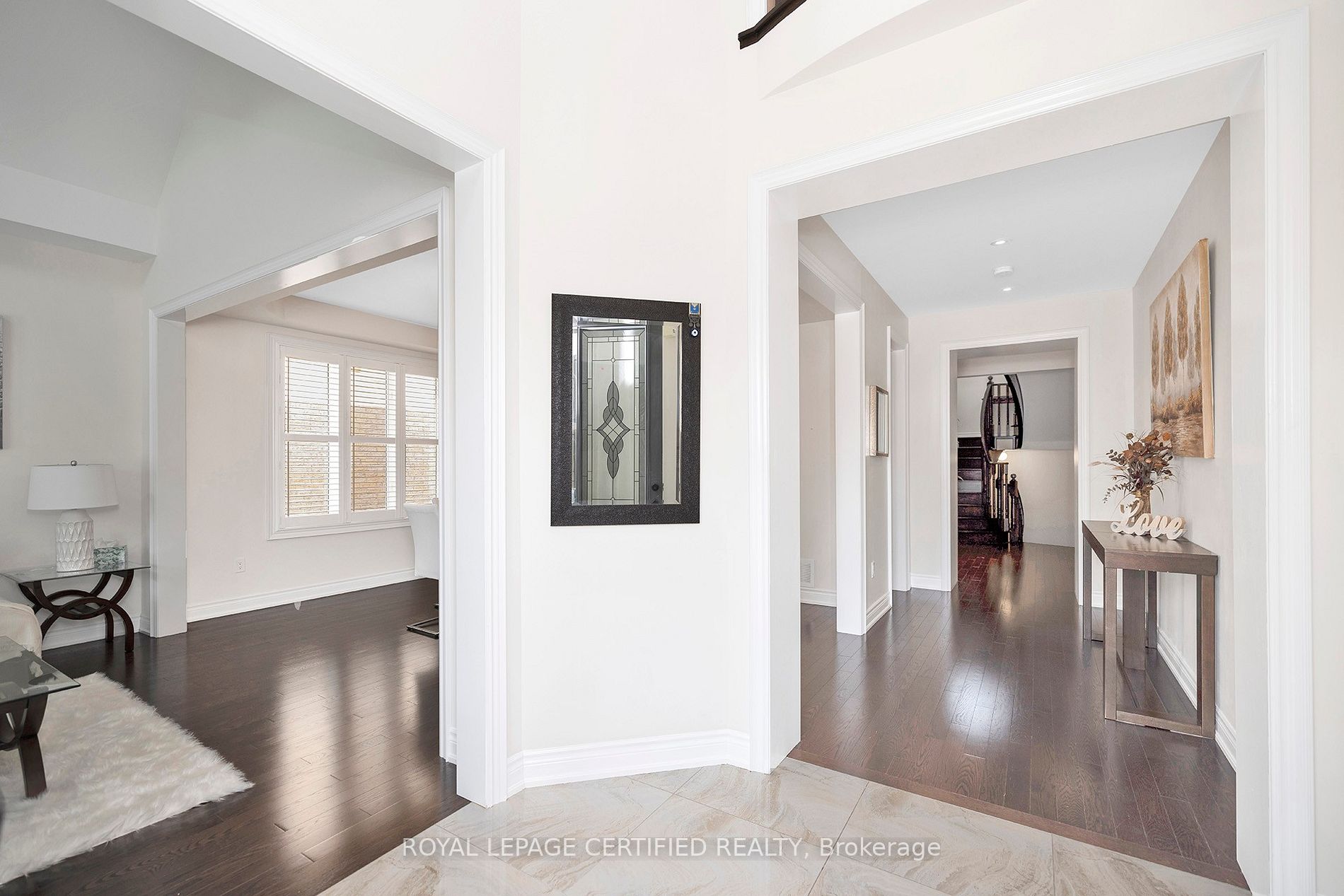 25 Ladbrook Cres