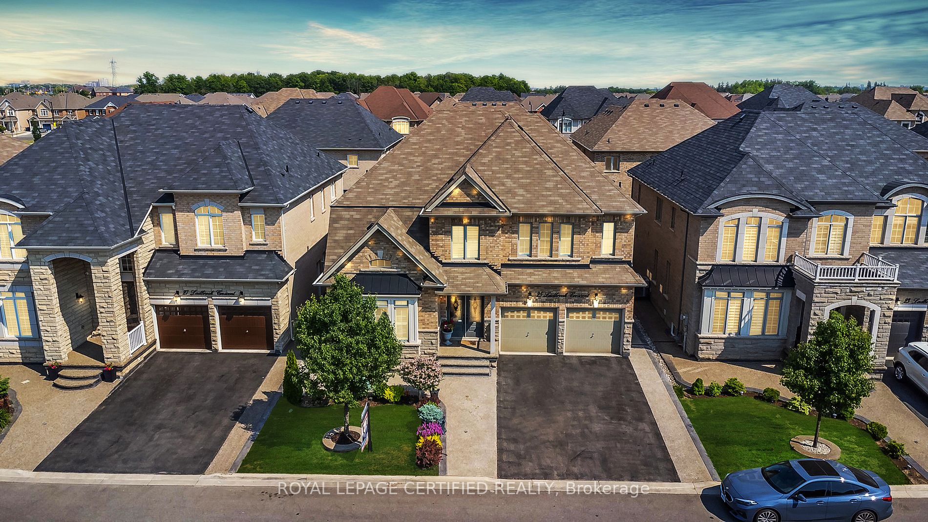 25 Ladbrook Cres