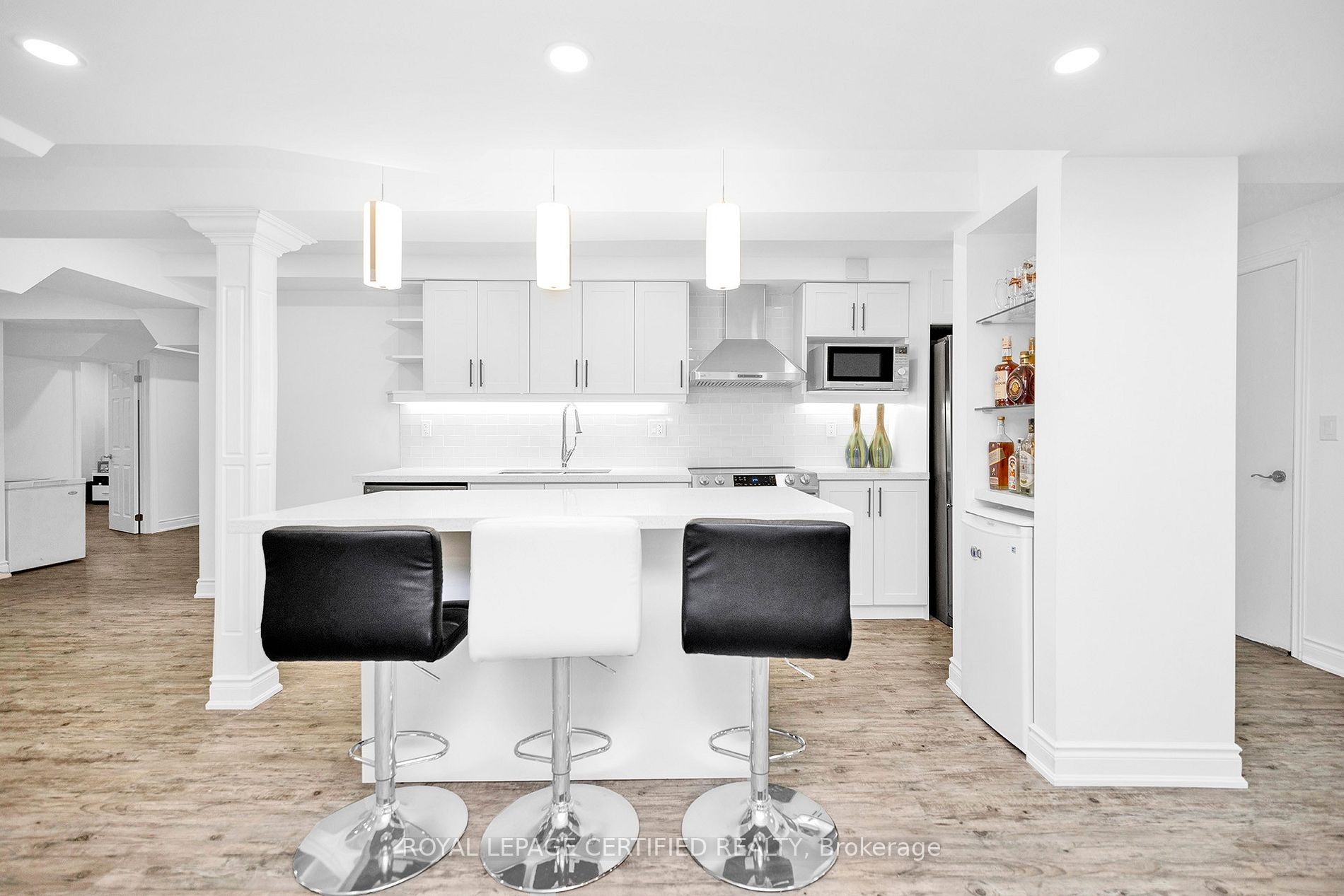 25 Ladbrook Cres