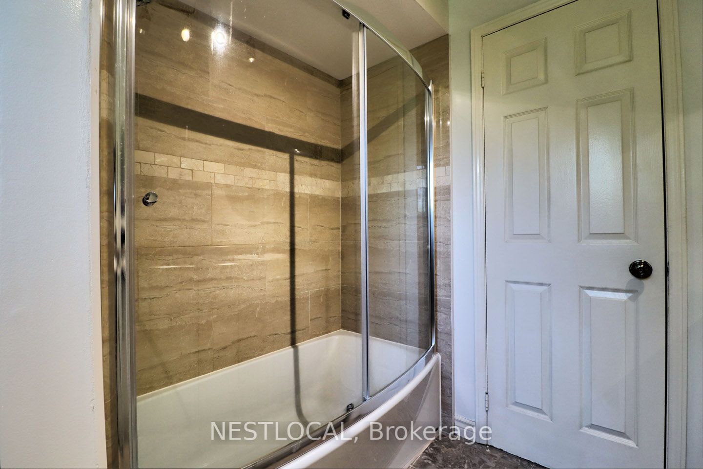 14 Waverly Pl
