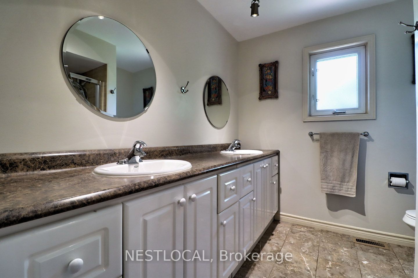 14 Waverly Pl