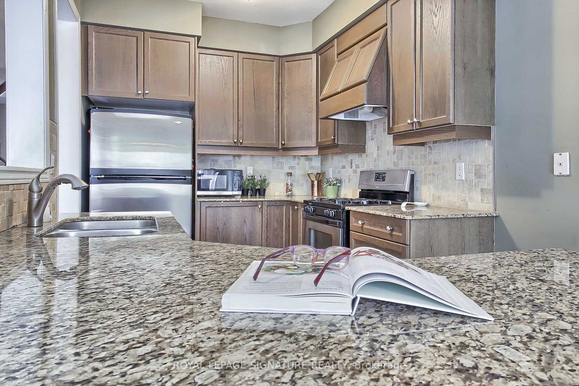 2421 Grand Oak Tr