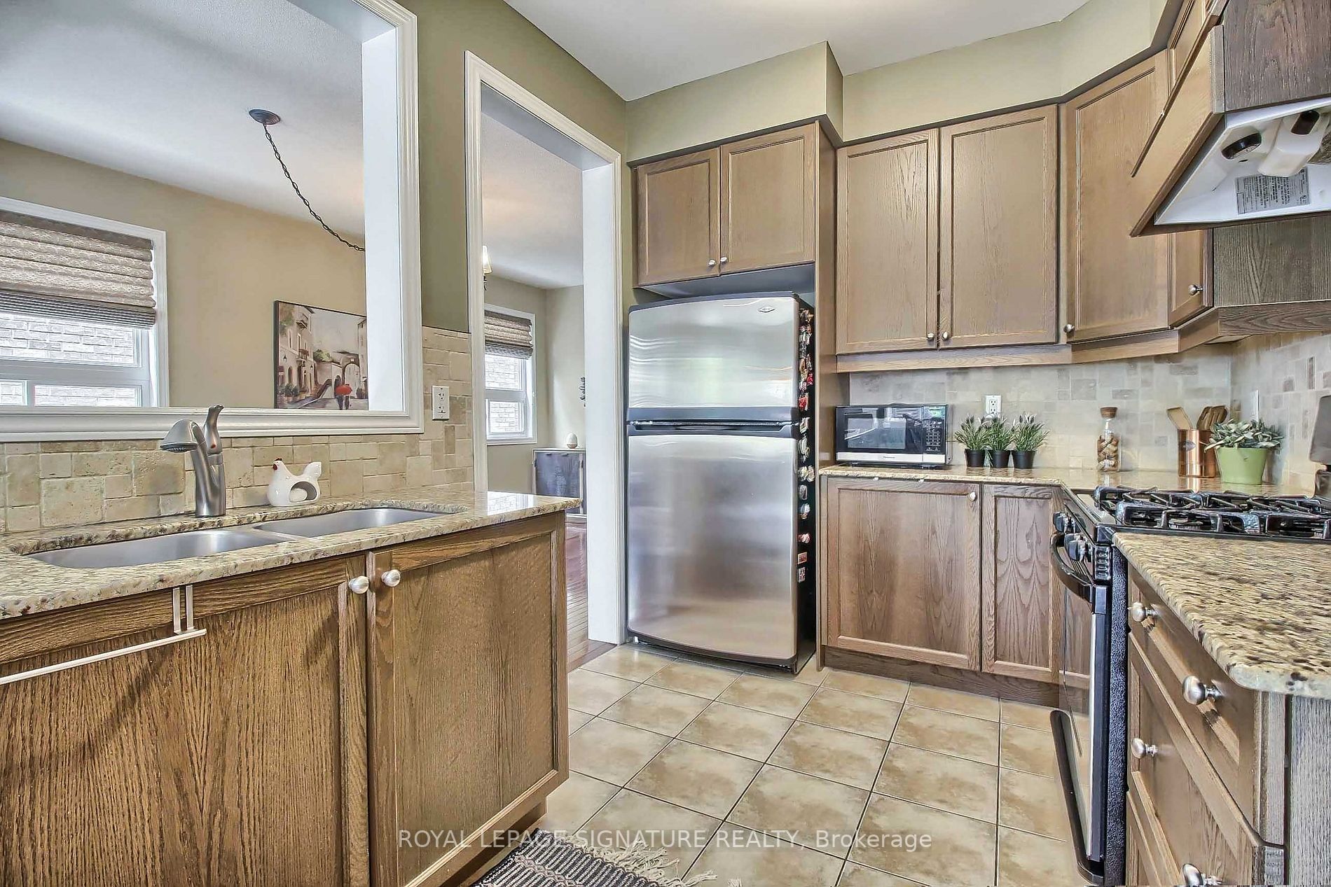 2421 Grand Oak Tr