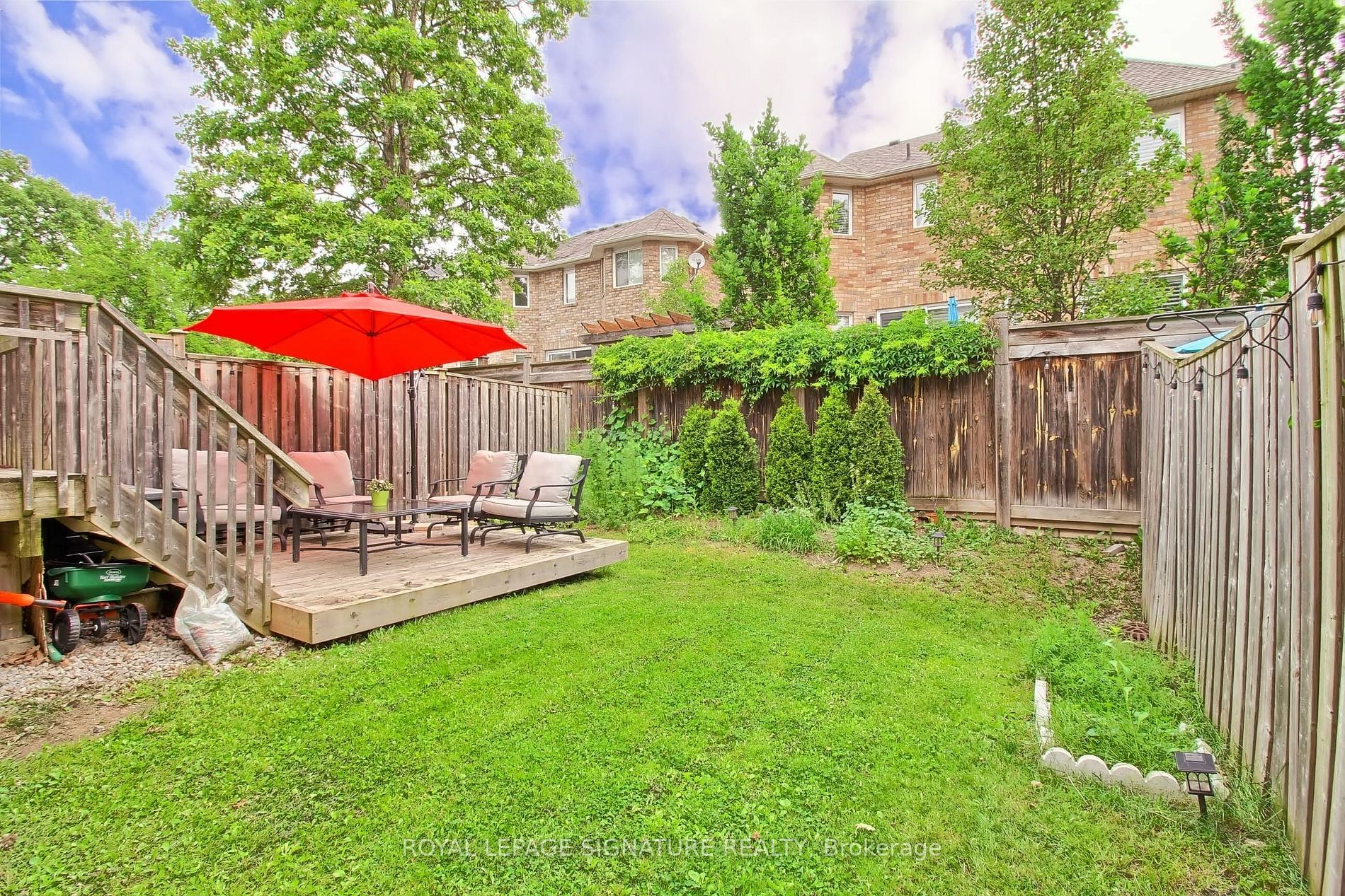 2421 Grand Oak Tr