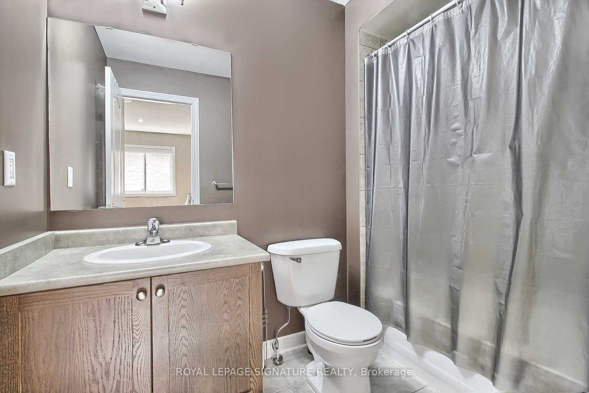 2421 Grand Oak Tr