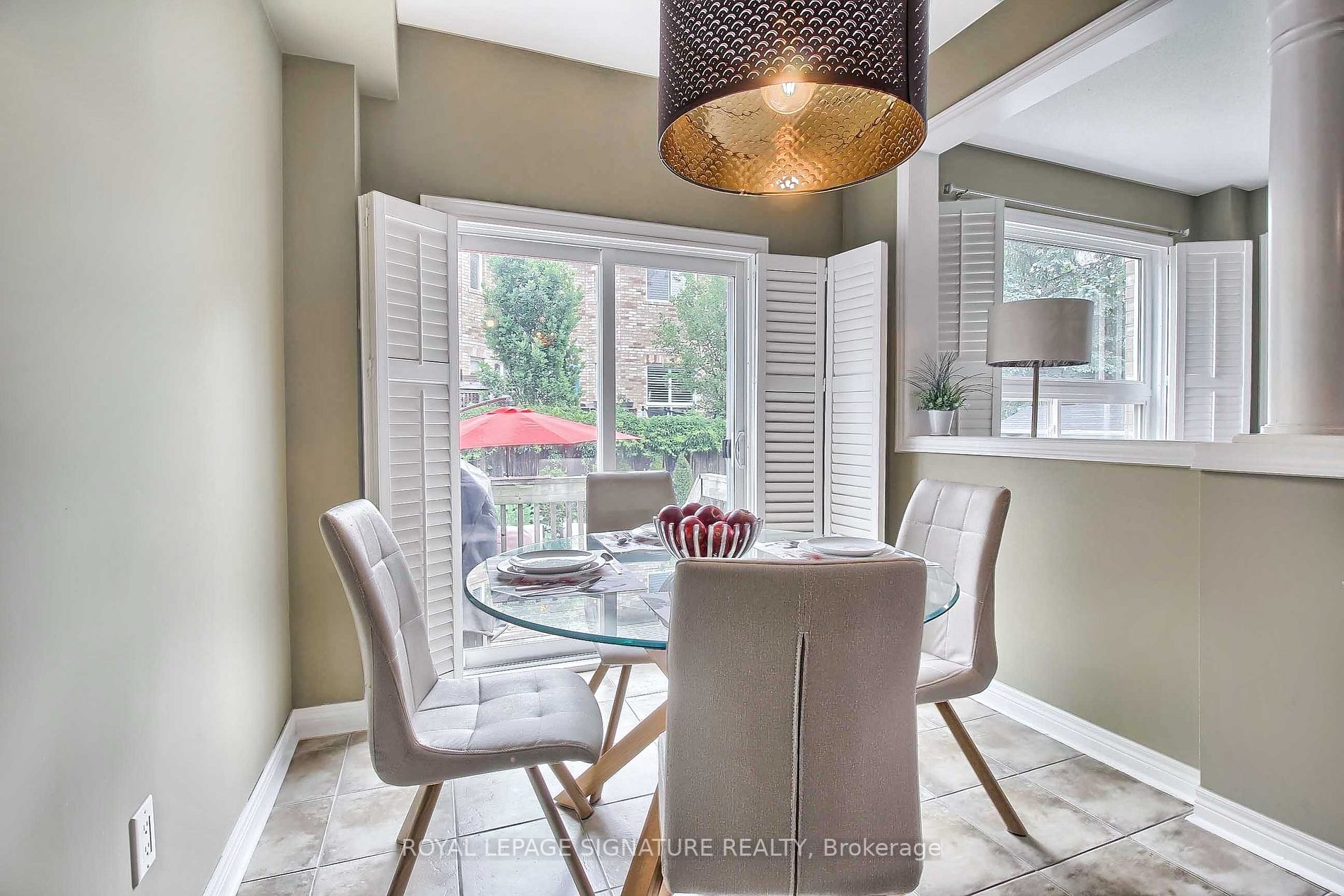 2421 Grand Oak Tr