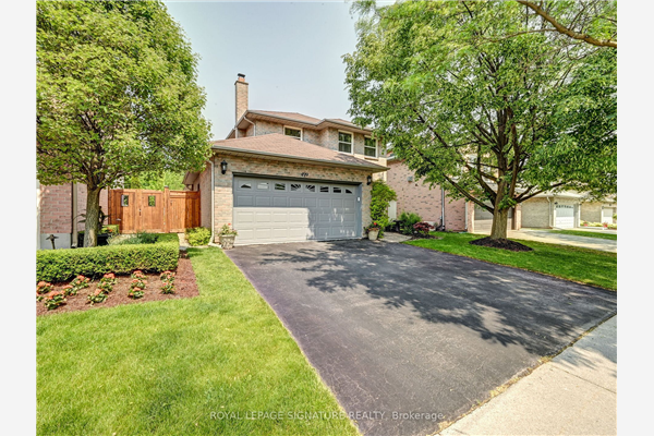 499 Deerhurst Dr, Burlington