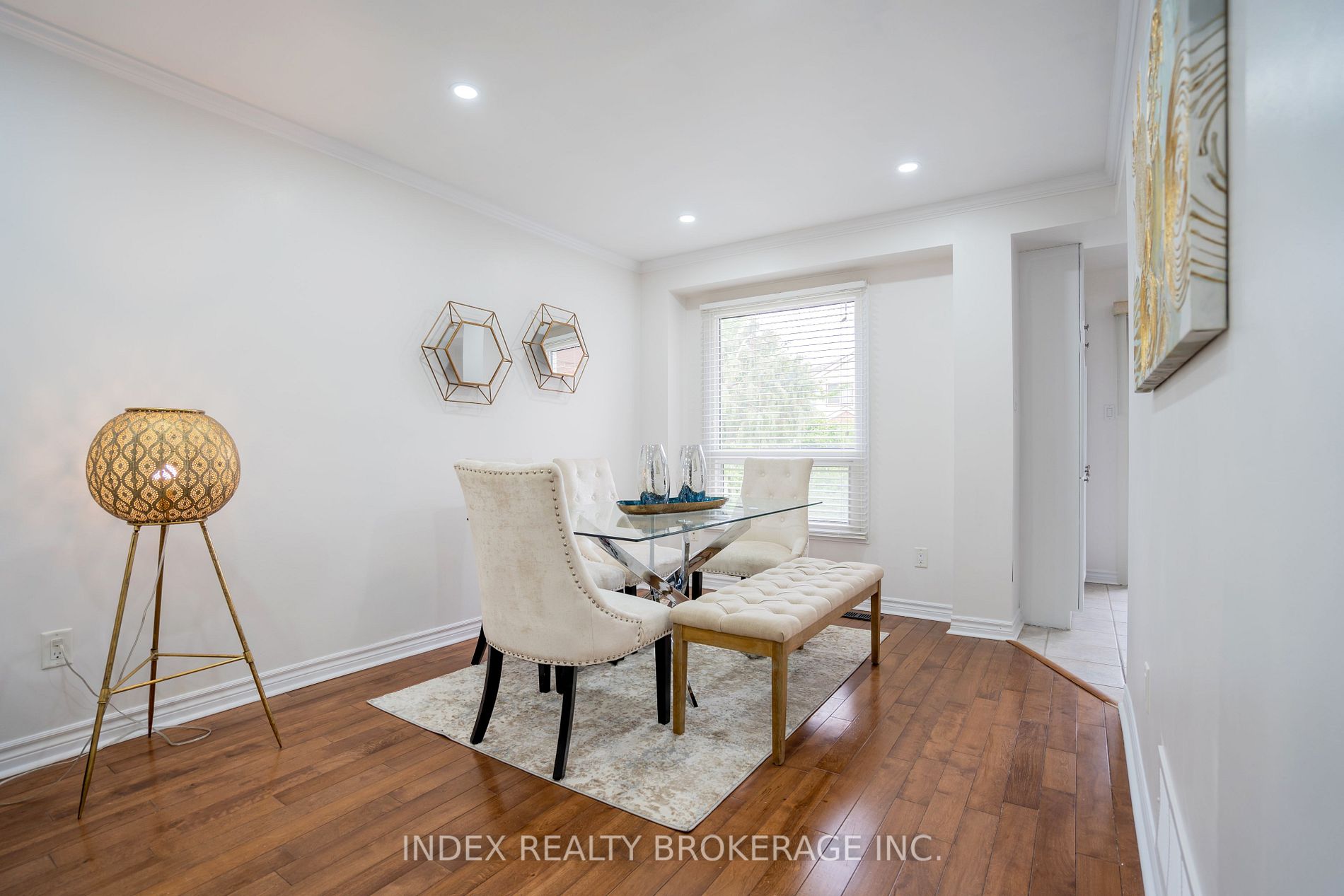 19 Rustywood Dr
