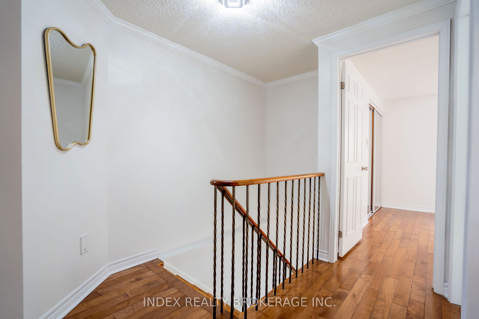 19 Rustywood Dr