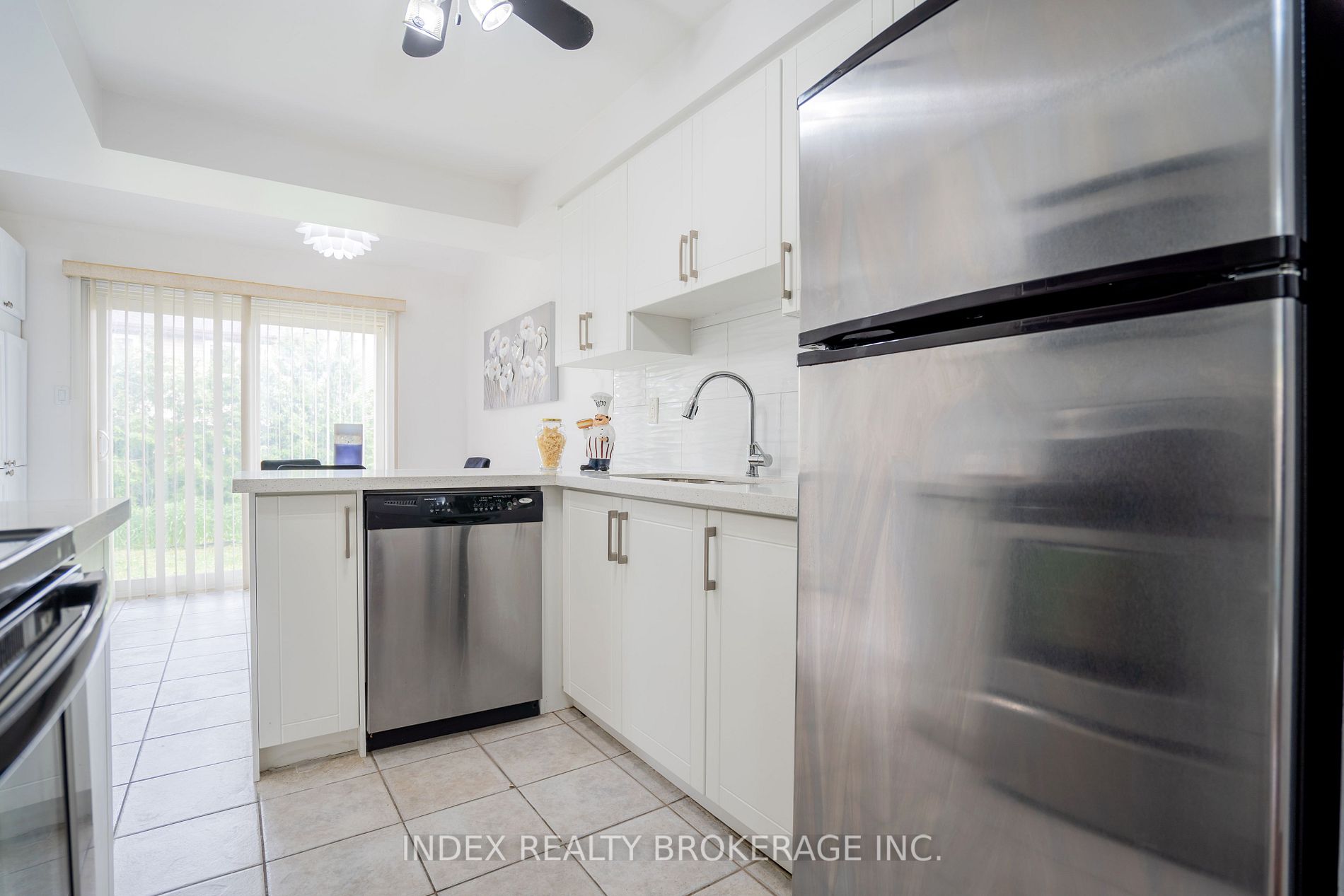 19 Rustywood Dr