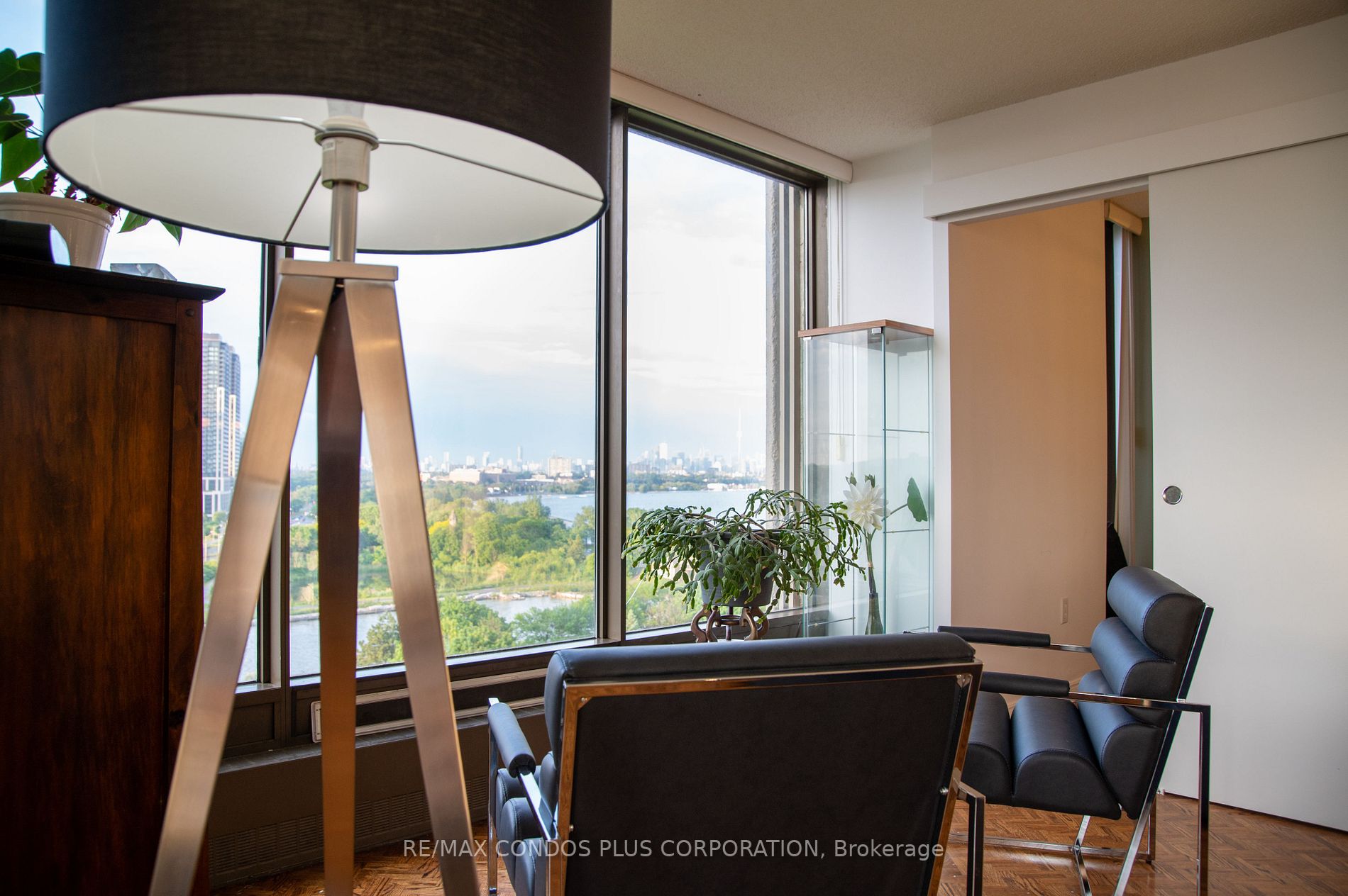 2045 Lake Shore Blvd W, #1012