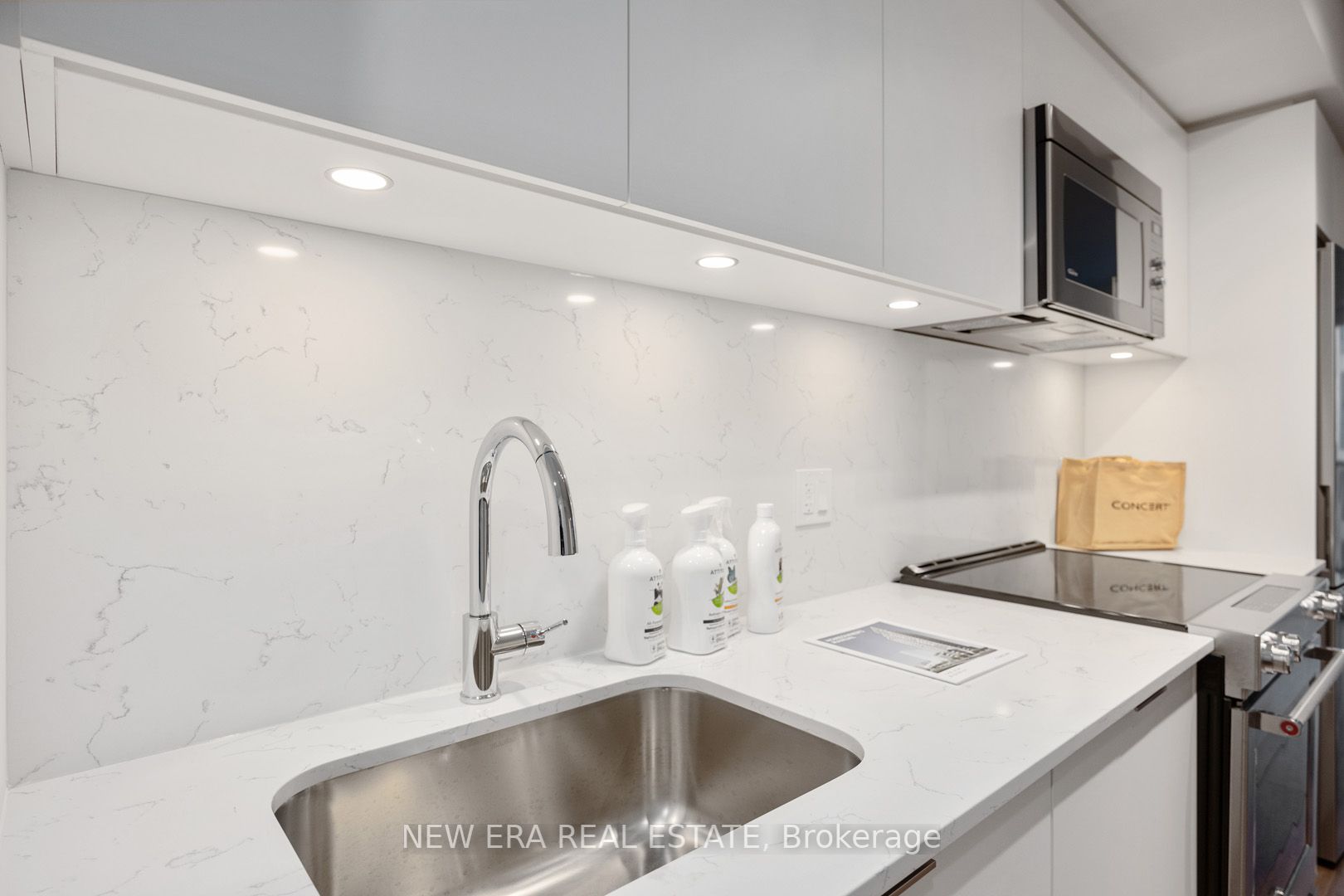30 Samuel Wood Way, #1907