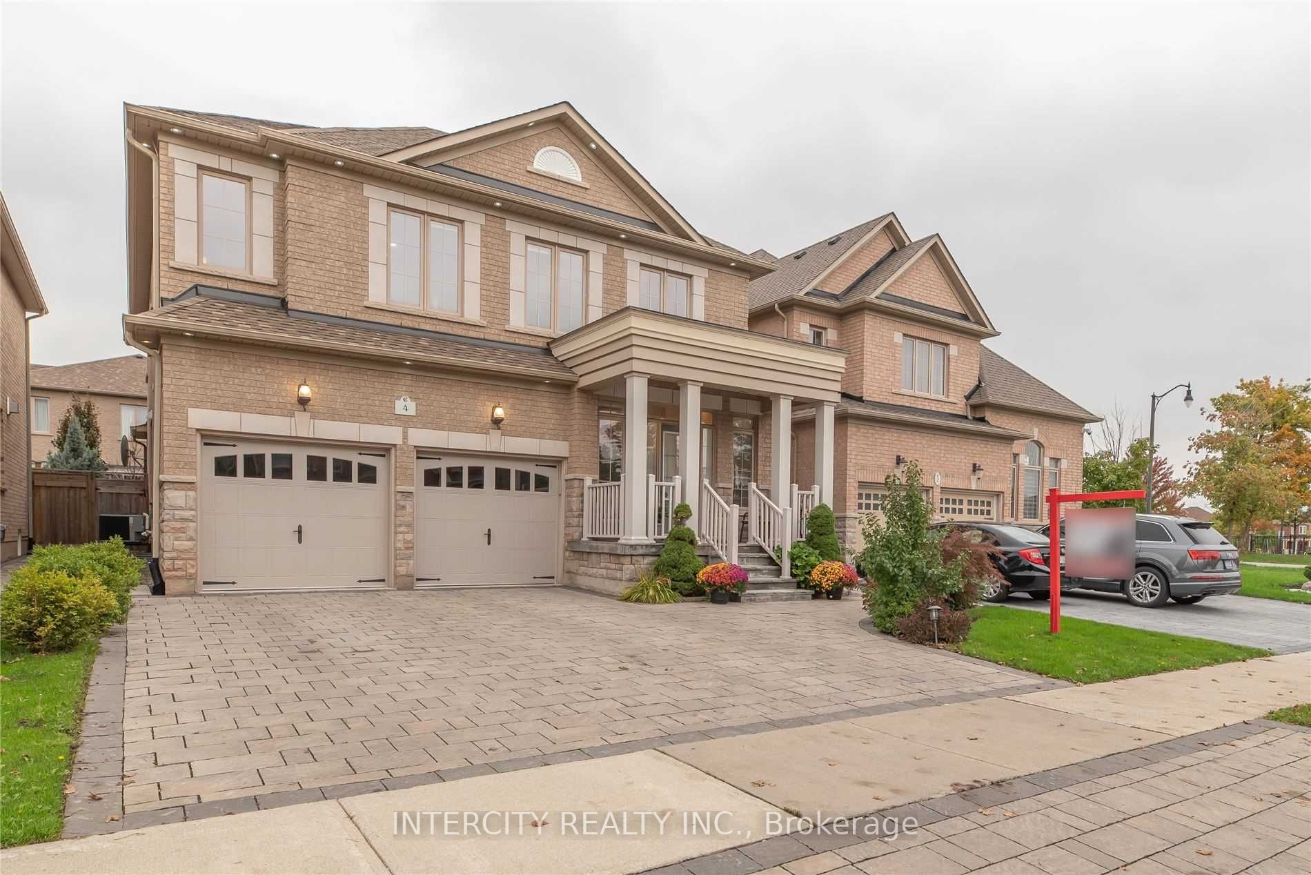 4 Ingleborough Dr