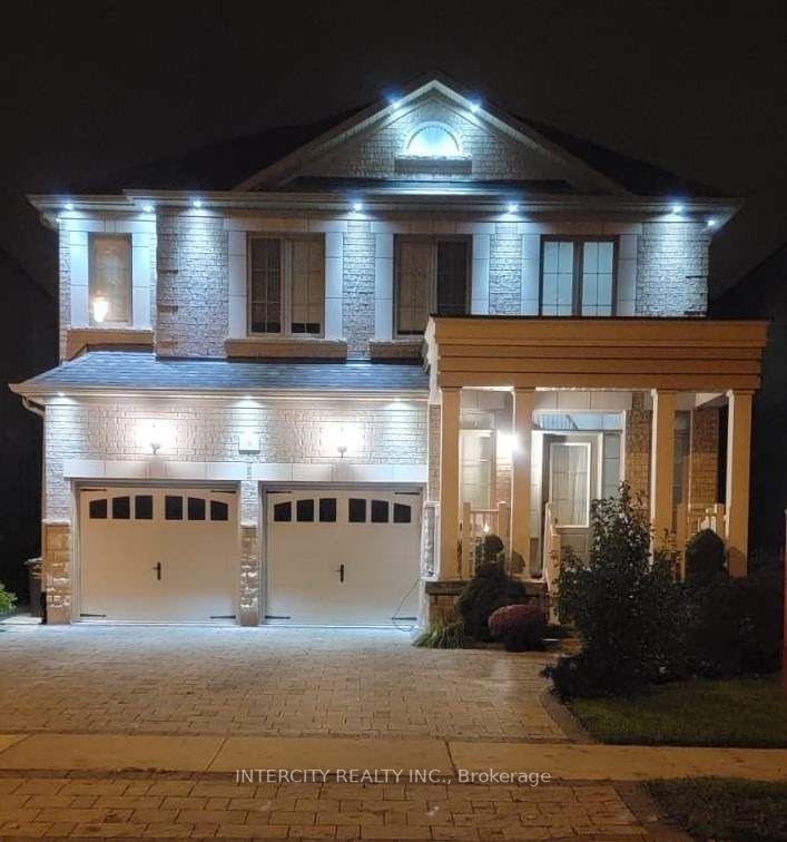 4 Ingleborough Dr