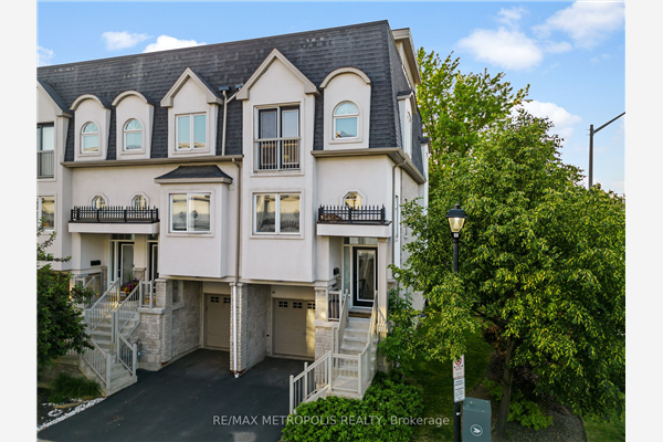 2469 Scholars Common, Burlington