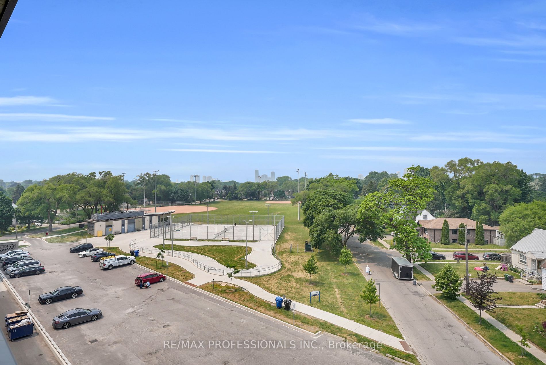 760 The Queensway, #504