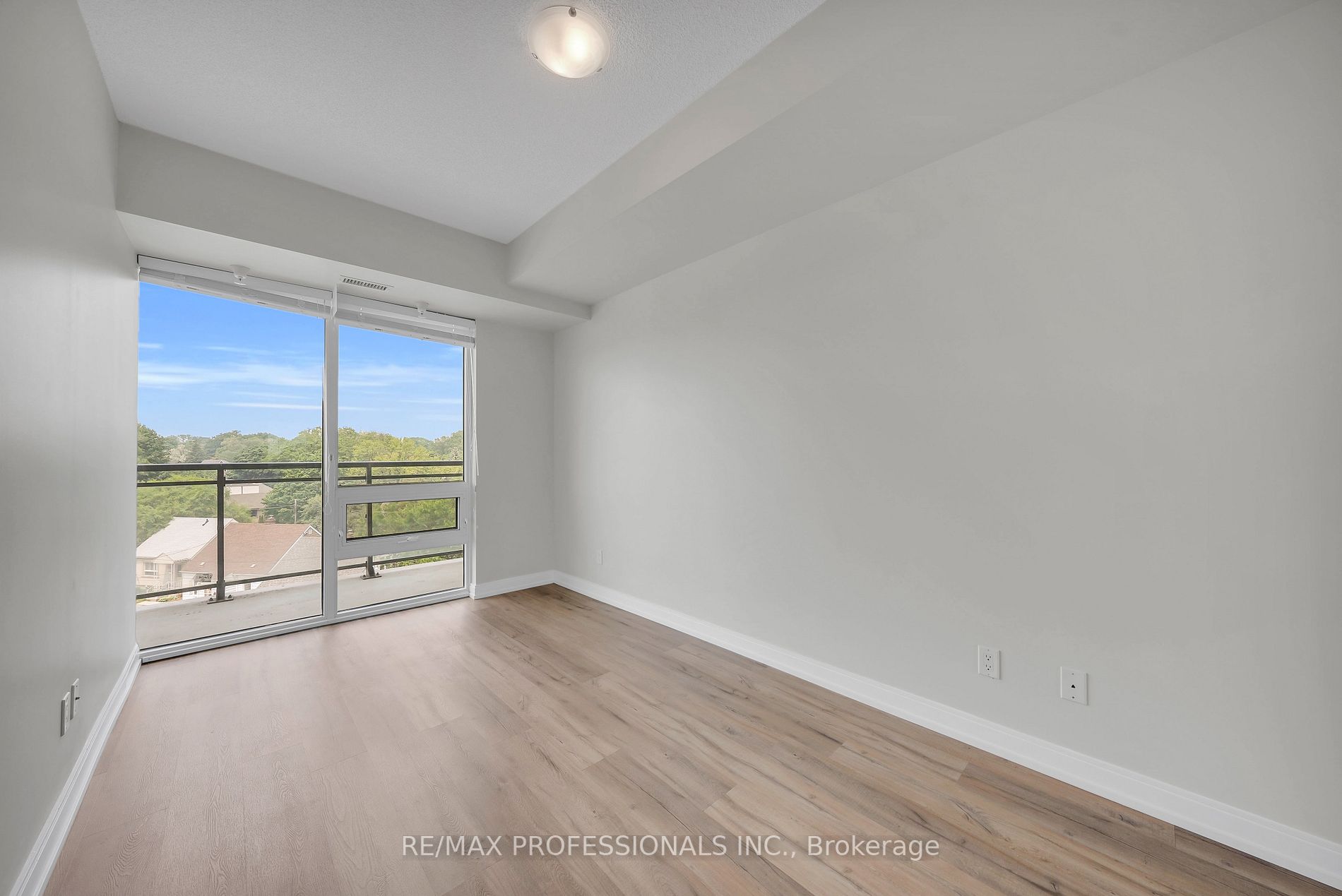 760 The Queensway, #504