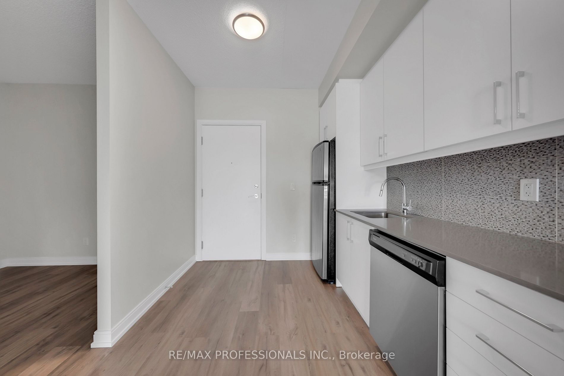 760 The Queensway, #504