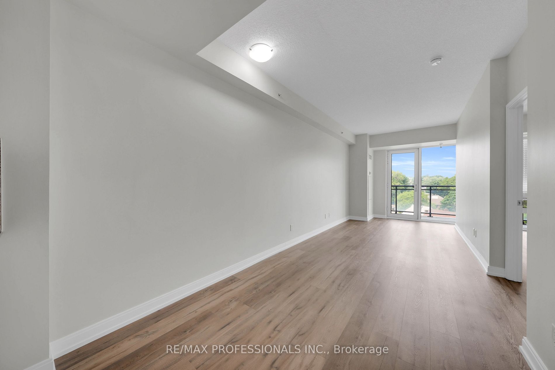 760 The Queensway, #504