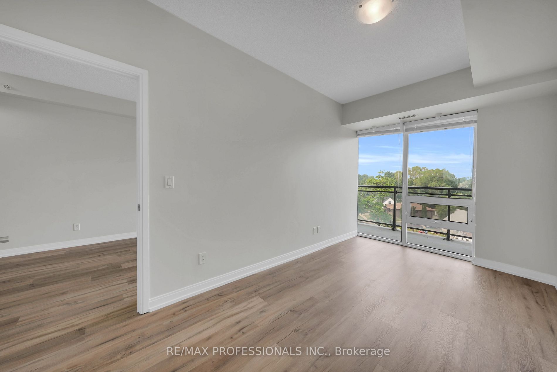 760 The Queensway, #504