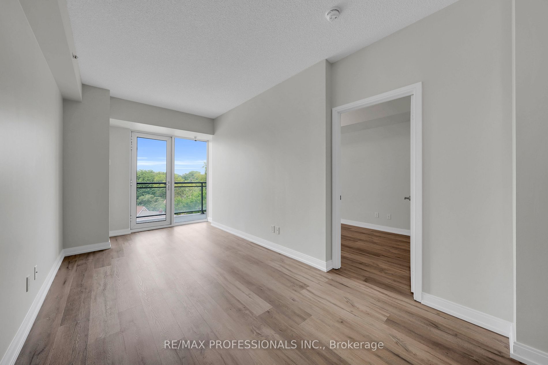 760 The Queensway, #504