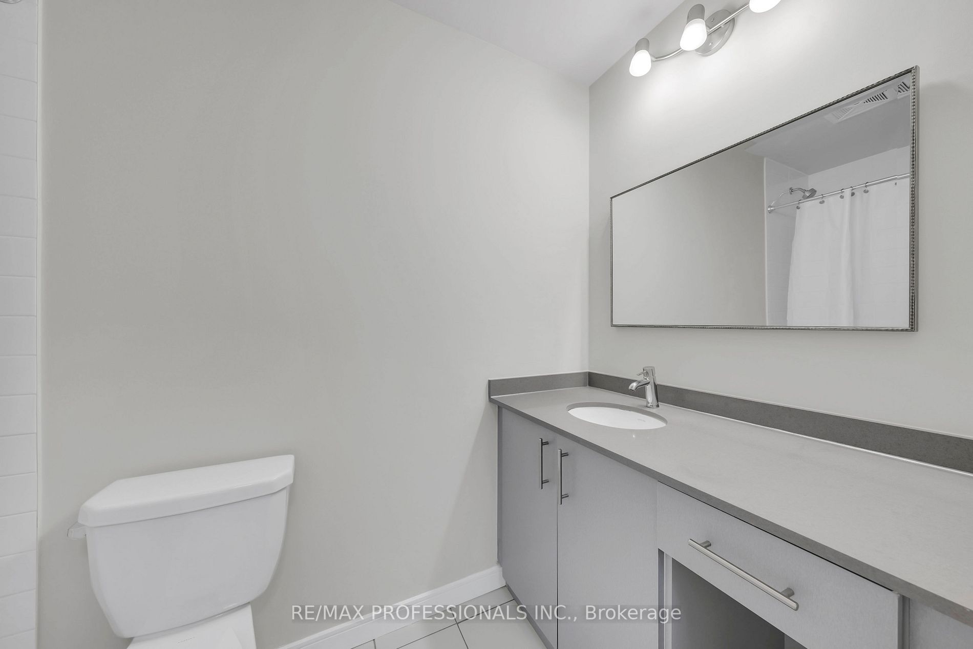760 The Queensway, #504