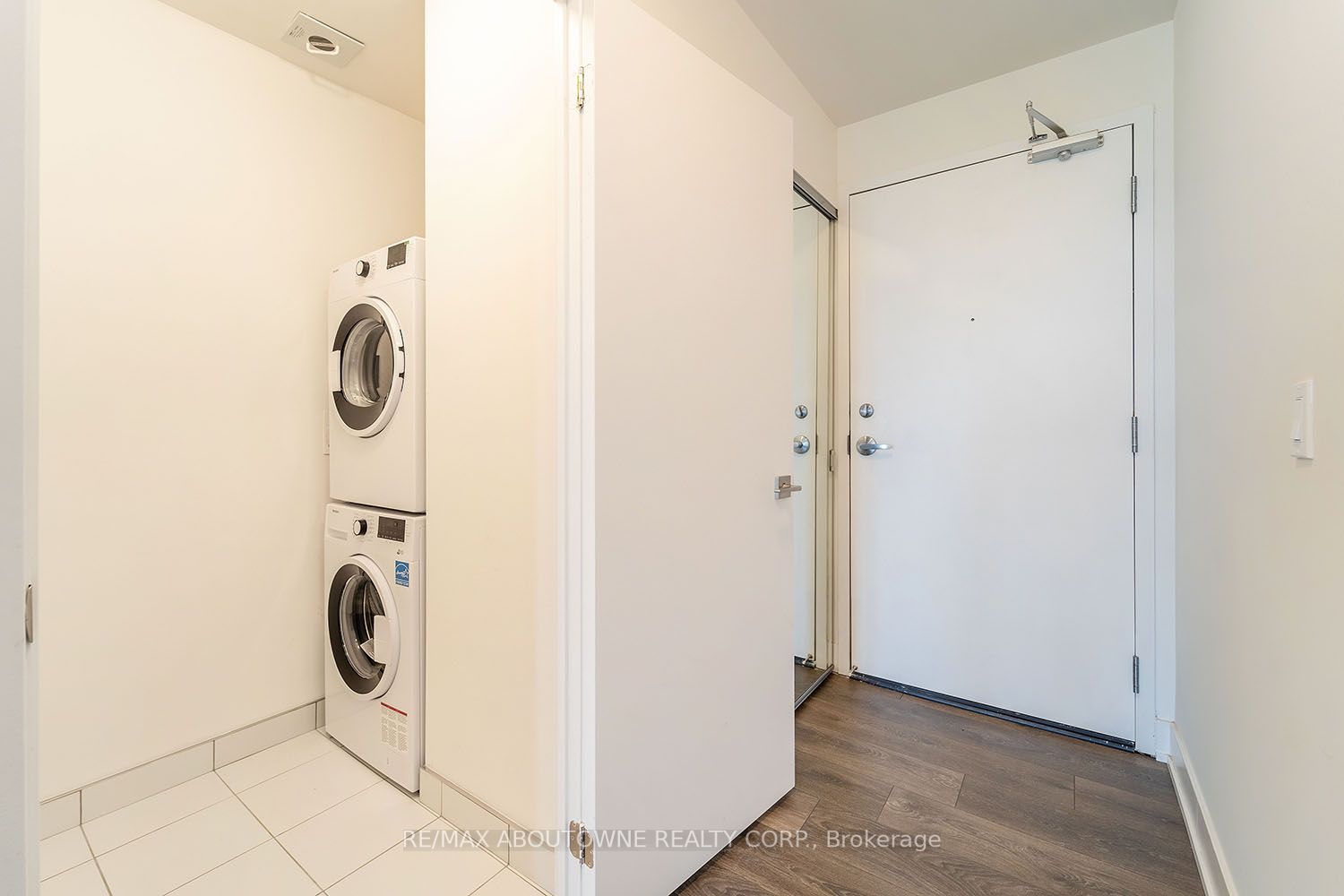 297 Oak Walk Dr, #808