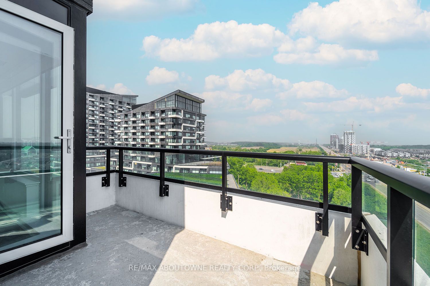 297 Oak Walk Dr, #808