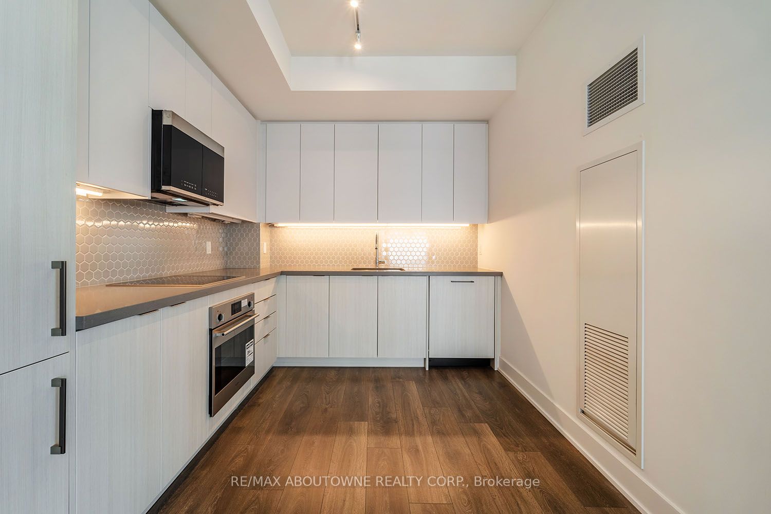 297 Oak Walk Dr, #808