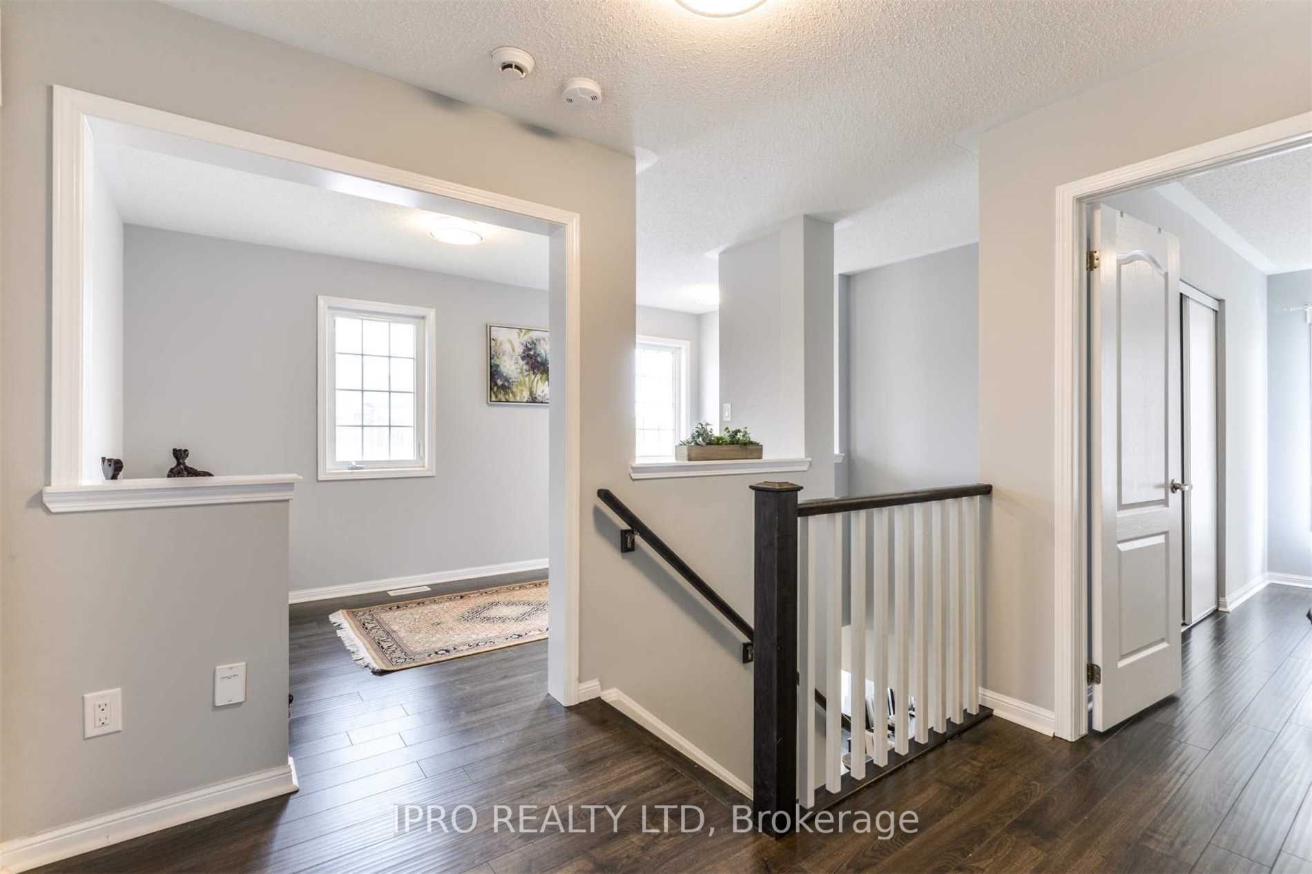 1039 Diefenbaker St, Milton