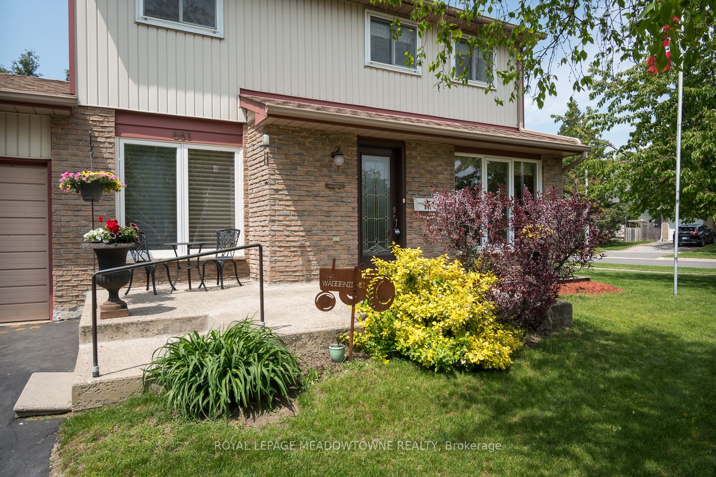 861 Fraser Crt