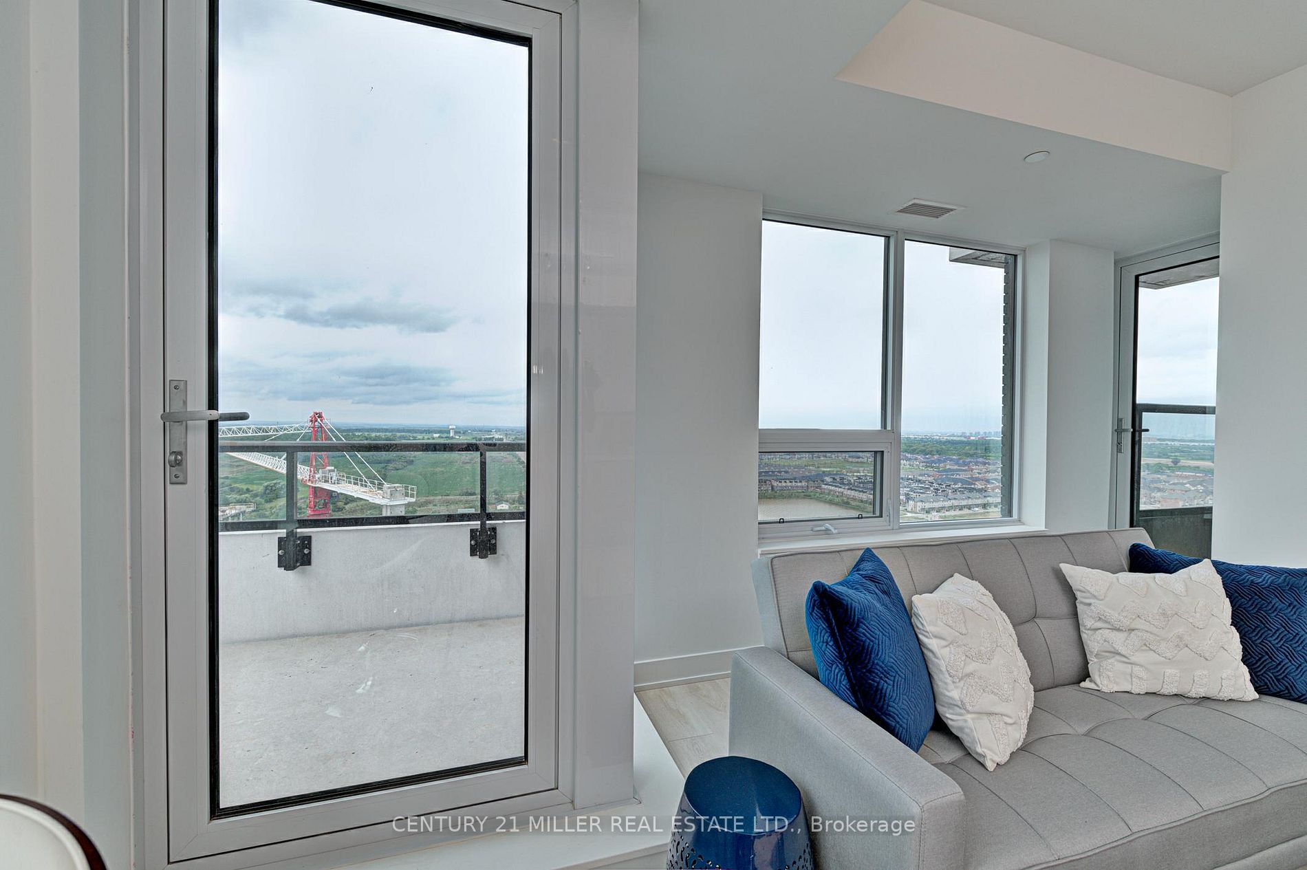297 Oak Walk Dr, #2204