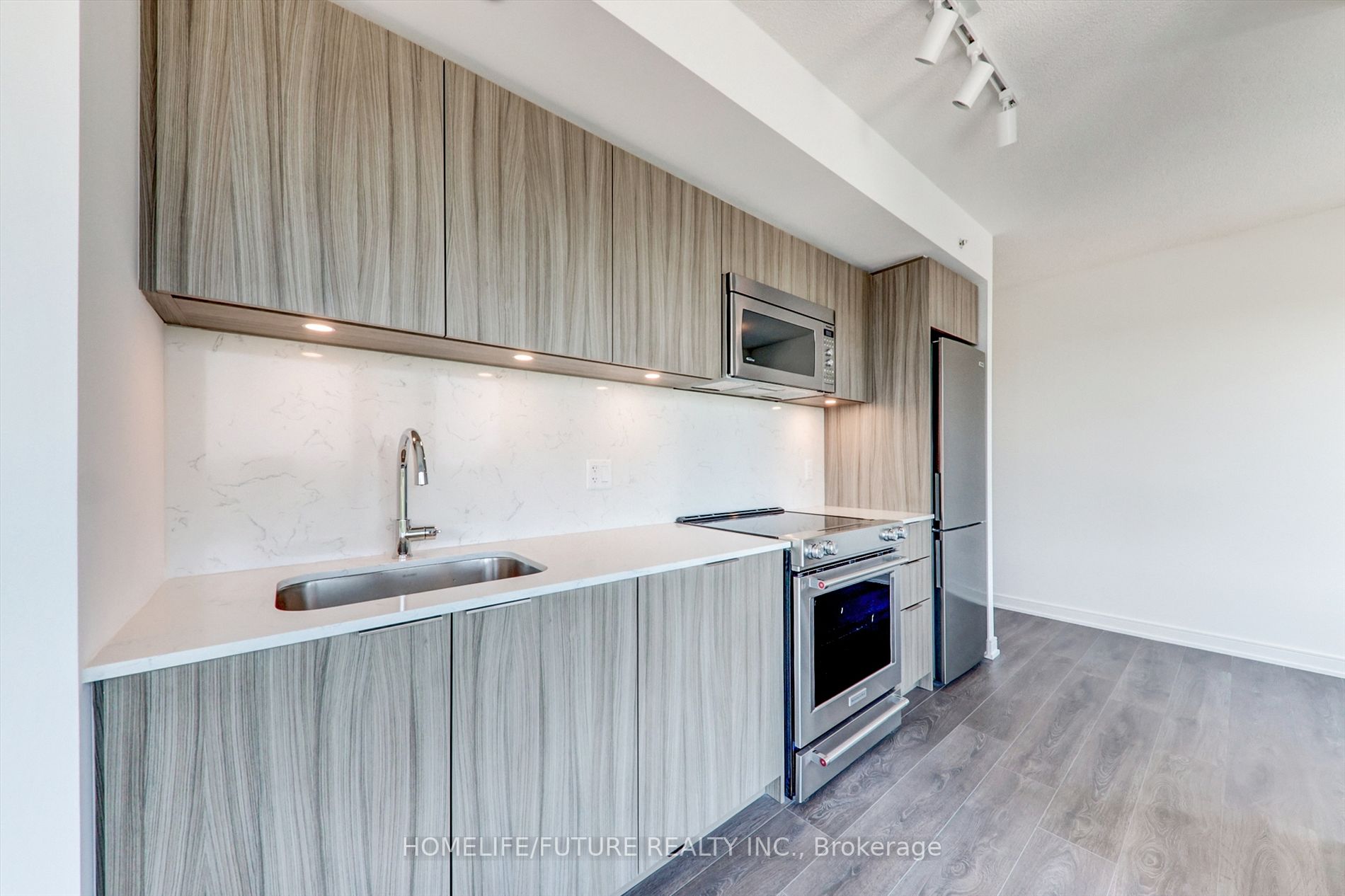 30 Samuel Wood Way, #904