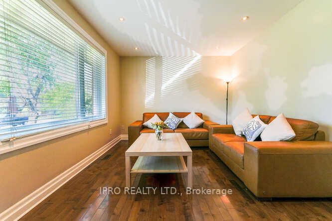 31 Genthorn Avenue