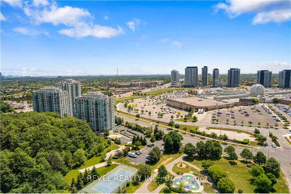2585 Erin Centre Blvd, Mississauga