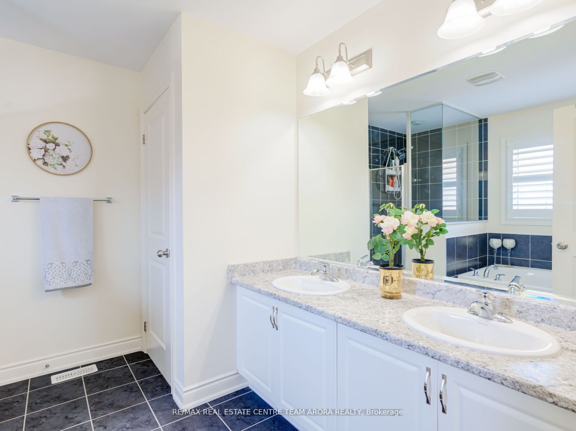 48 Hogan Manor Dr