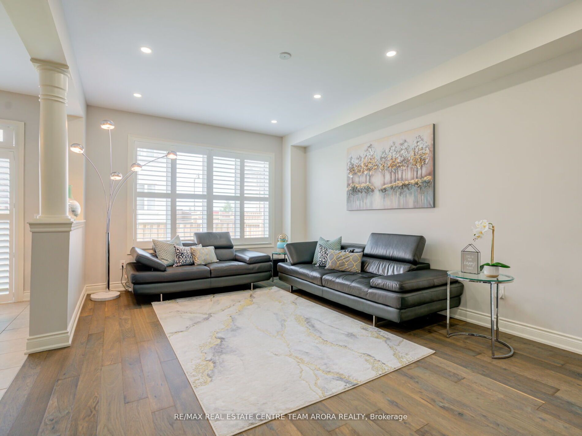 48 Hogan Manor Dr