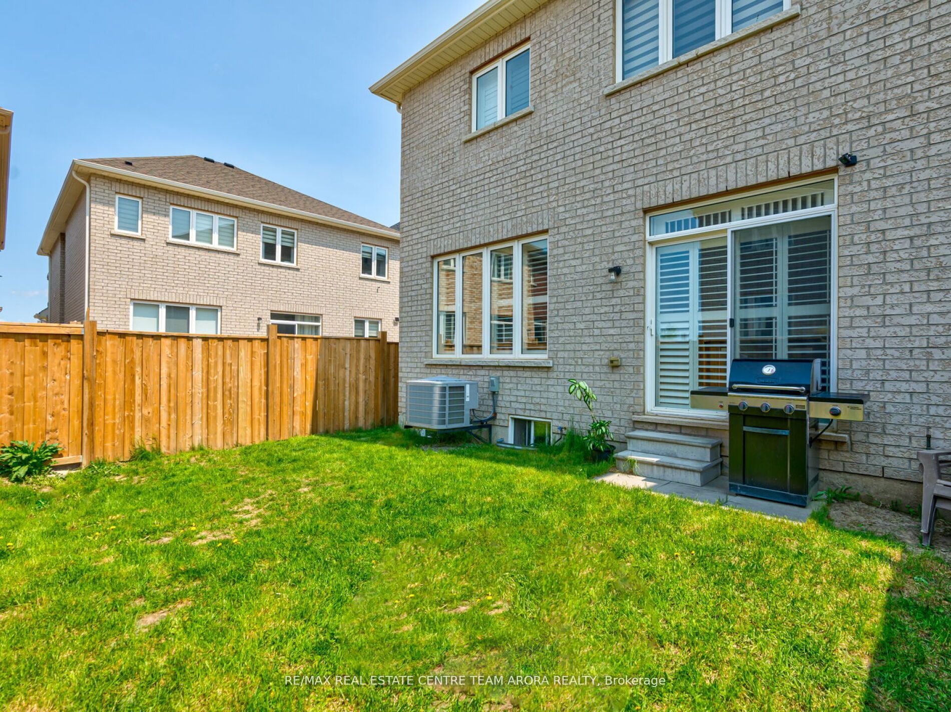 48 Hogan Manor Dr