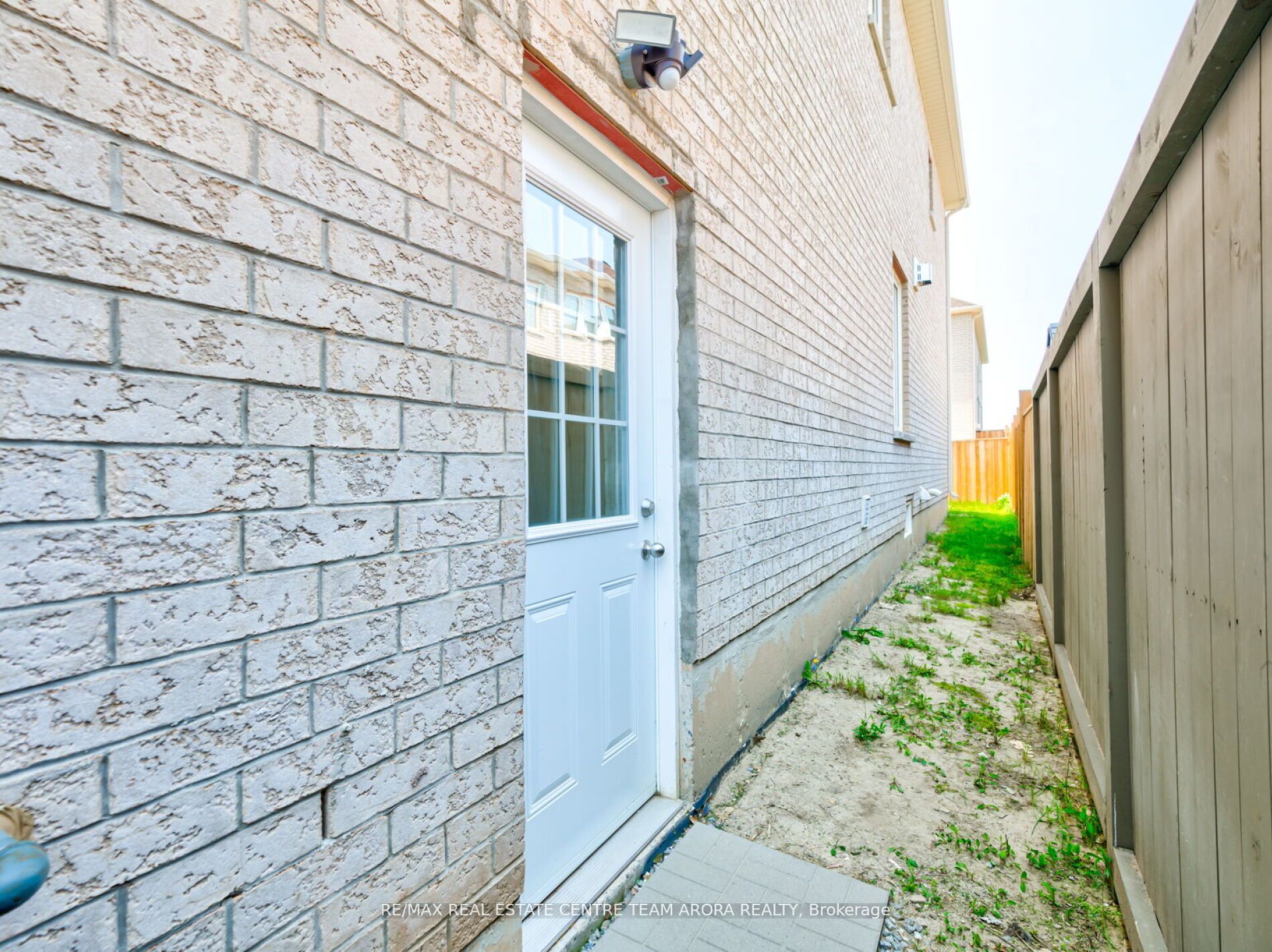 48 Hogan Manor Dr