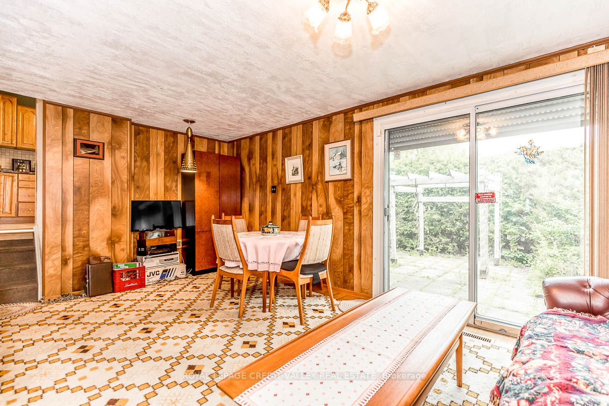 33 Roberts Cres