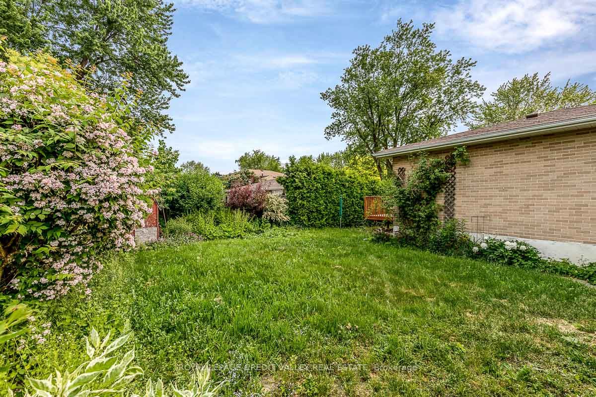 33 Roberts Cres
