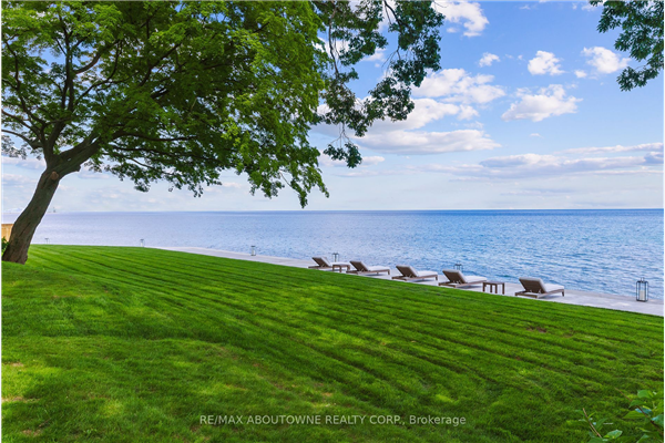 3 Ennisclare Dr E, Oakville