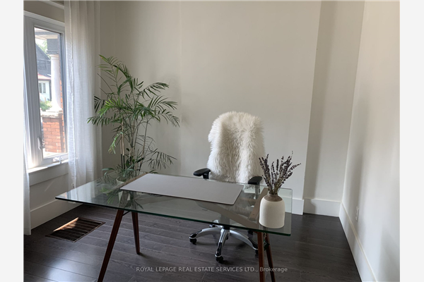 537 Runnymede Rd, Toronto
