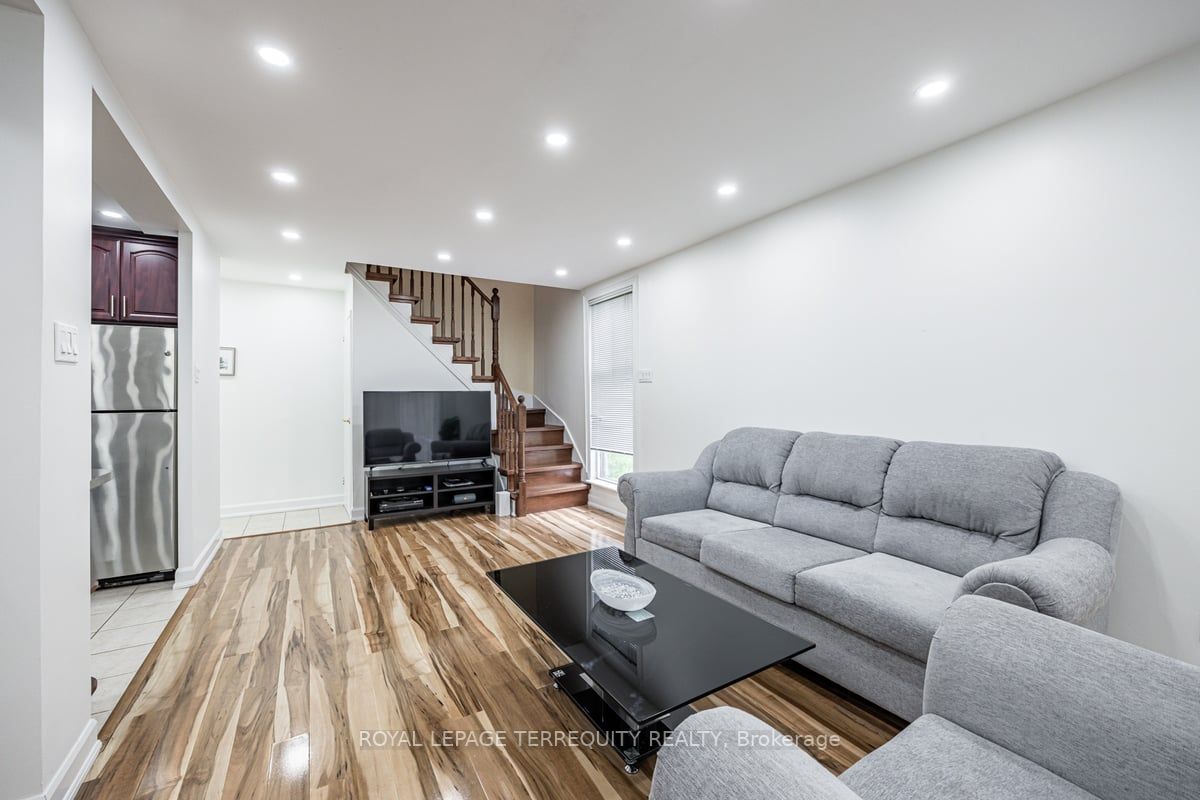 2095 Roche Crt, #127